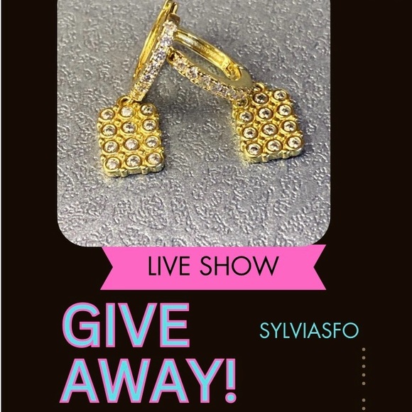 Tops - 🌟GIVEAWAY🌟 Gold Tone Earrings